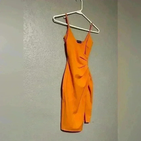 PrettyLittleThing Lauriell Bright Orange Wrap Front Crepe Midi Dress Size Small - Picture 8 of 10